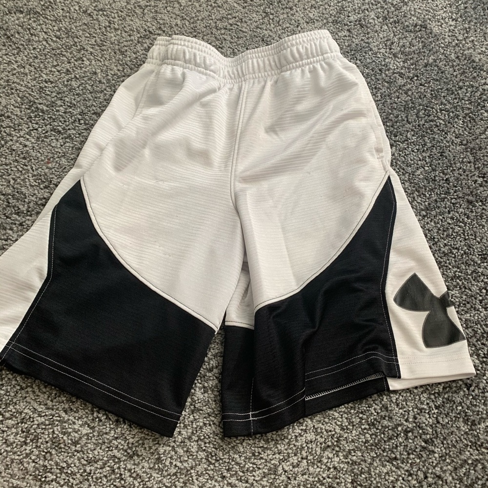 Under Armour basketball shorts M